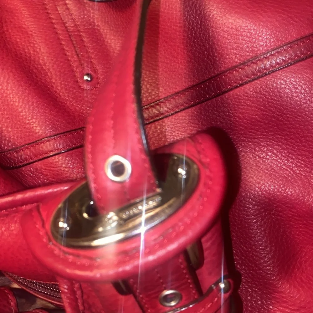 B. Makowsky cranberry red Shoulder bag! EUC! - Picture 14 of 16